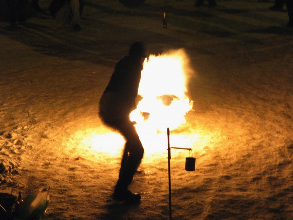 Explosions, photograph by Mari Keski-Korsu