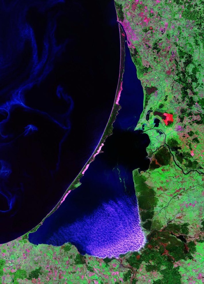 Curonian_Spit and Lagoon Satellite photo by Landsat NASA 2000