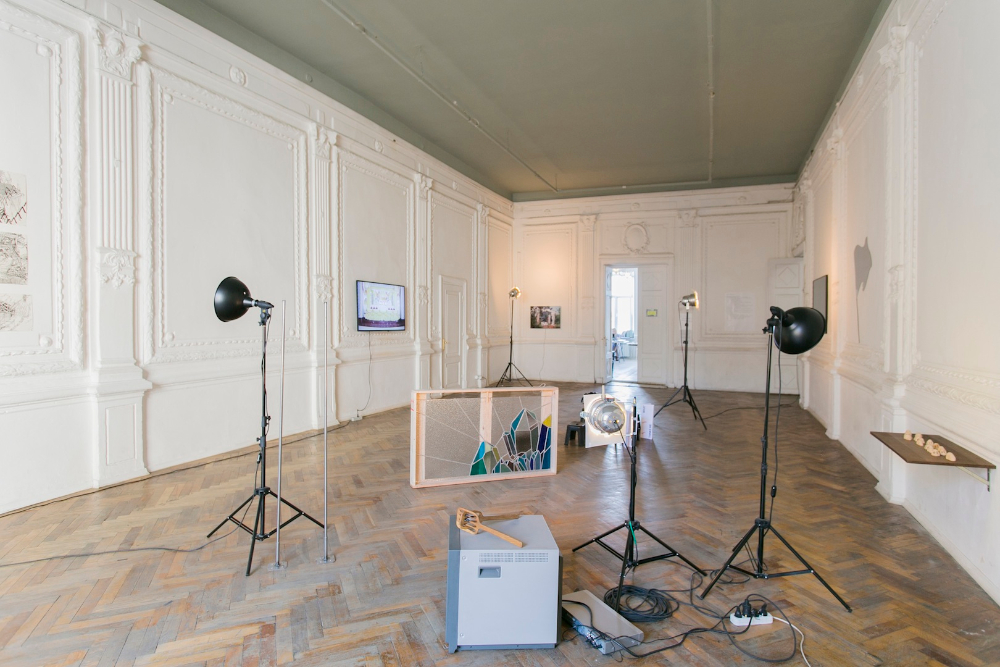 91_What Thinks Me Exhibition view