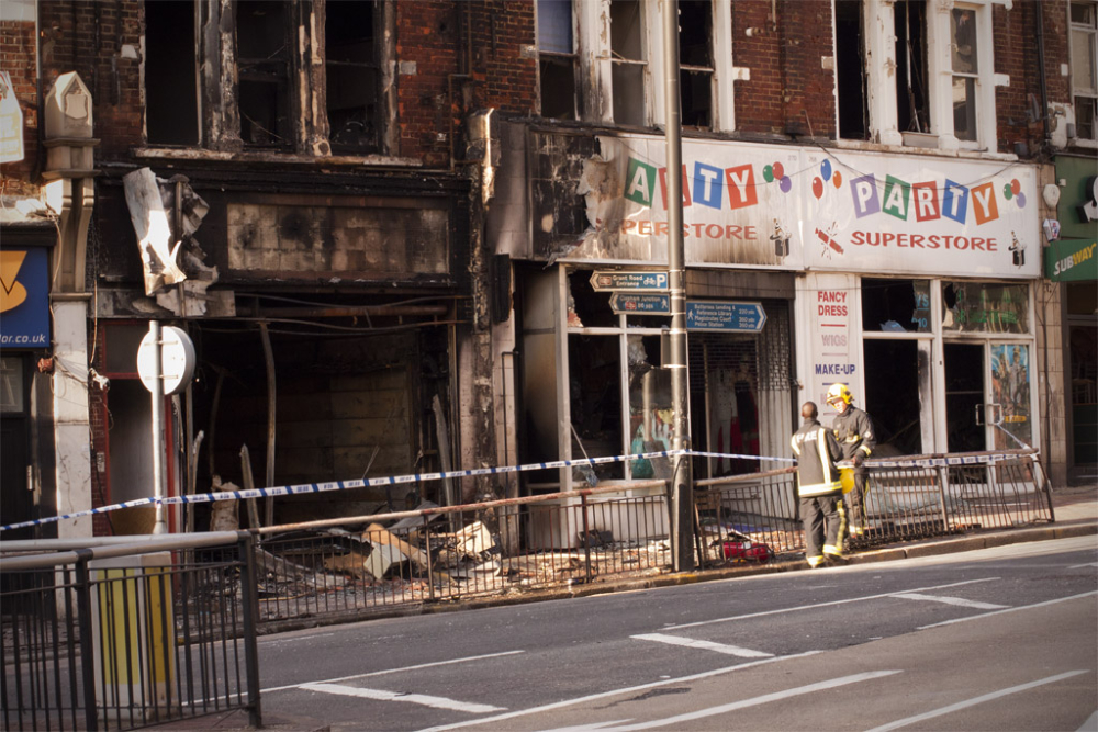 Clapham during the 2011 London Riots, photograph by bayerberg